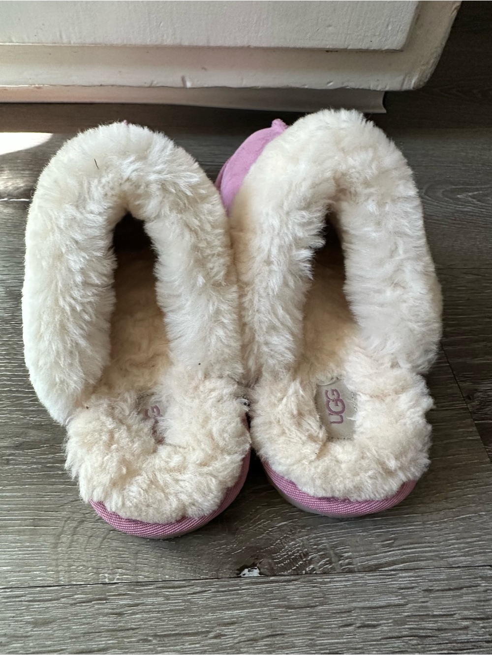 UGG Kids Pink Star Shearling Clog Slippers - Picture 7 of 8